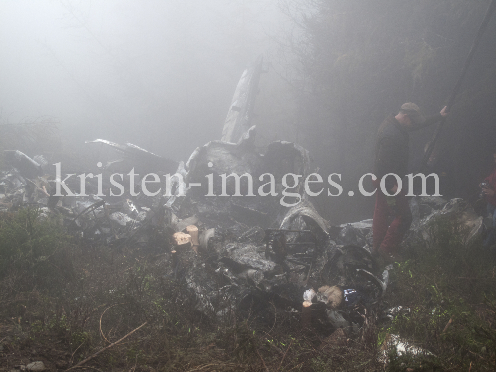 Flugzeugabsturz in Tirol / Cessna Typ 414 by kristen-images.com