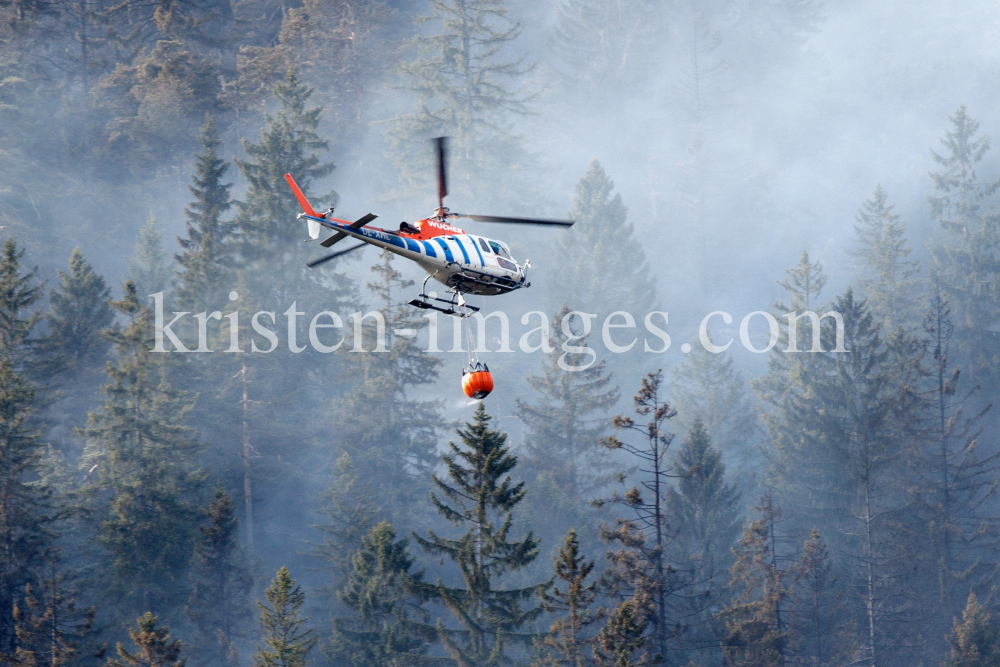 Waldbrand bei Absam, Halltal by kristen-images.com