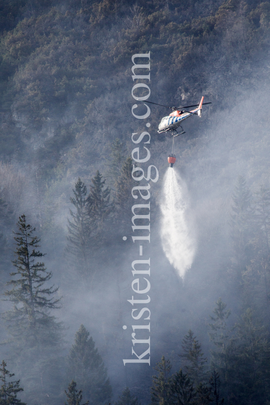 Waldbrand bei Absam, Halltal by kristen-images.com