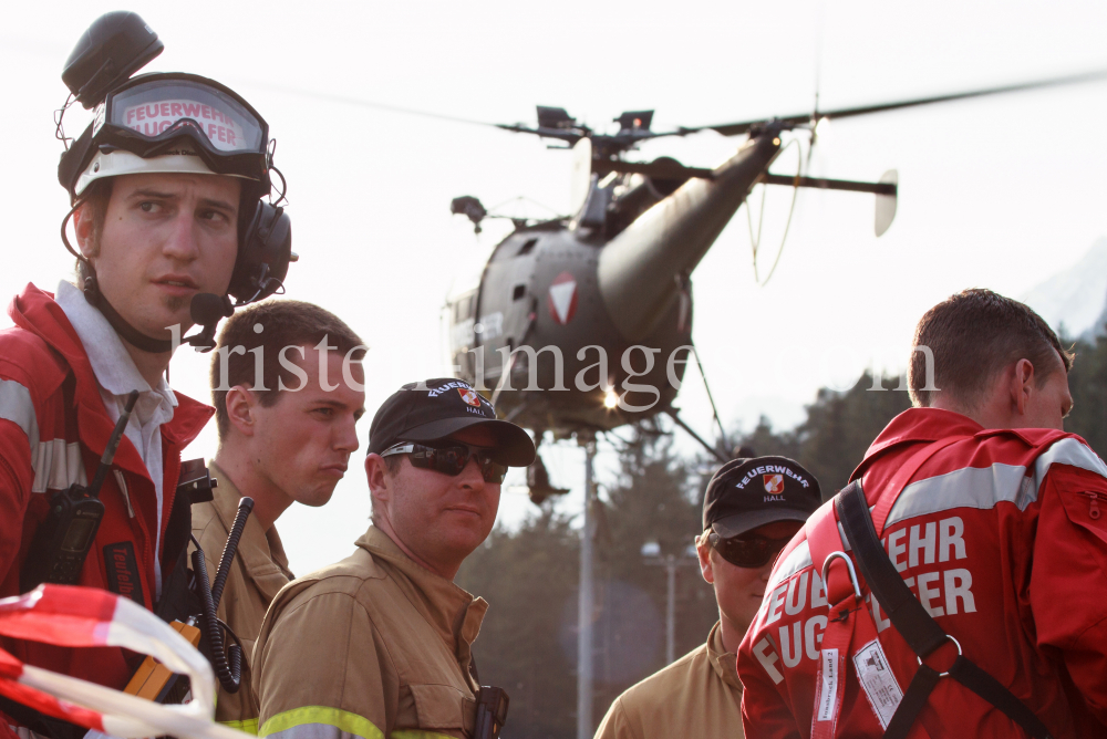 Waldbrand bei Absam, Halltal by kristen-images.com