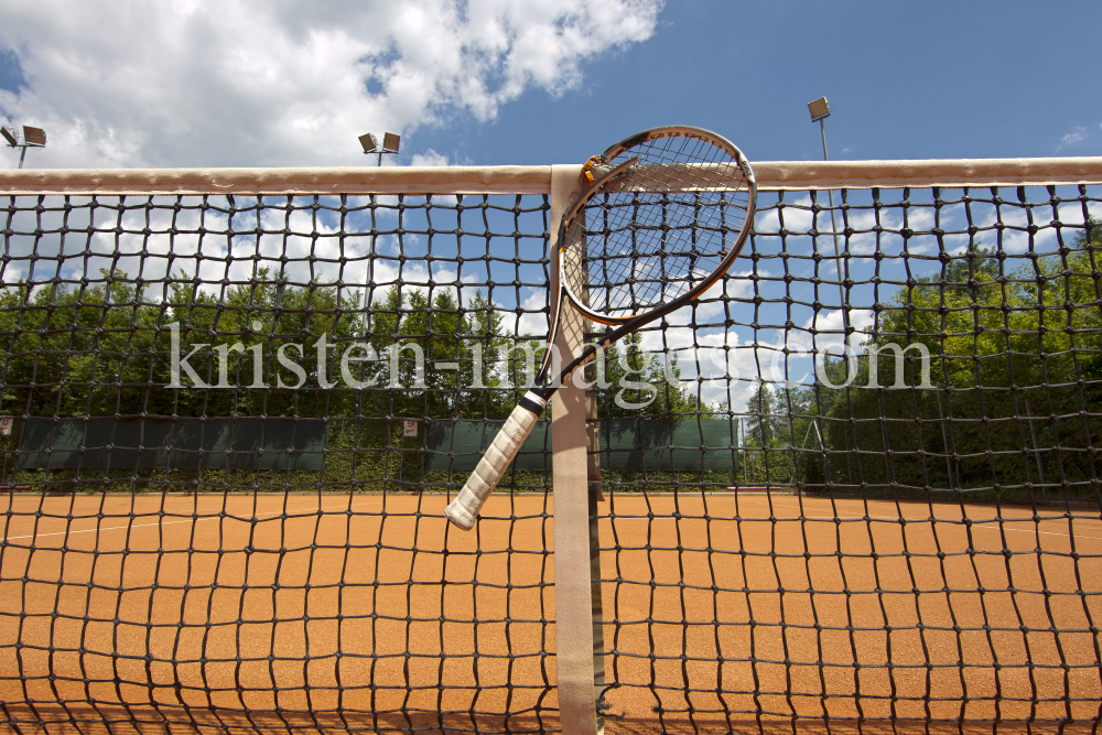 Tennisplatz / Tennisschläger / Parkclub Igls by kristen-images.com