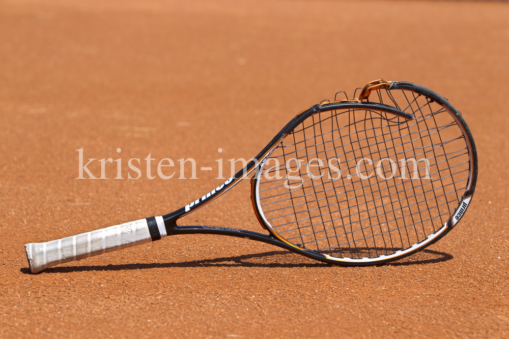 Tennisplatz / Tennisschläger / Parkclub Igls by kristen-images.com