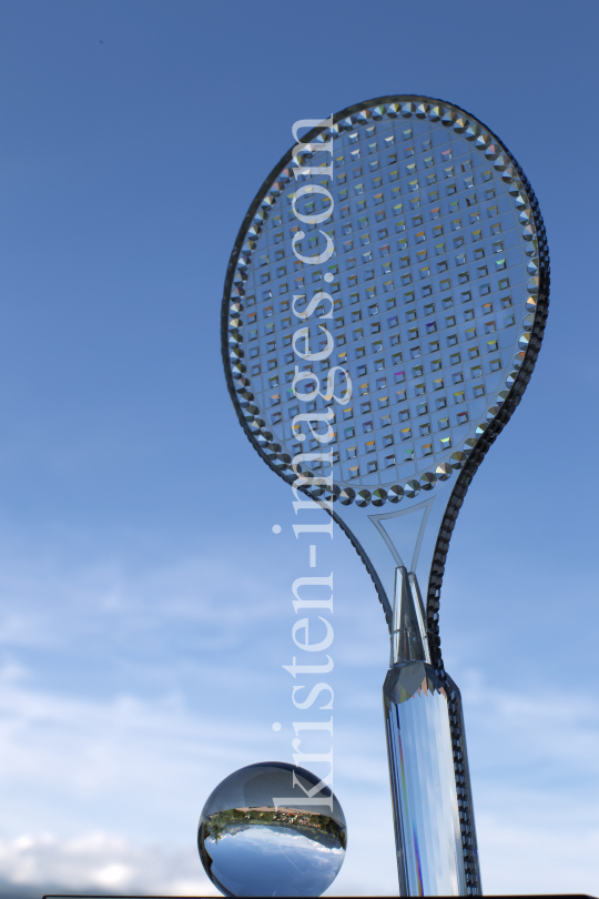 Kristall Tennisschläger von Swarovski by kristen-images.com