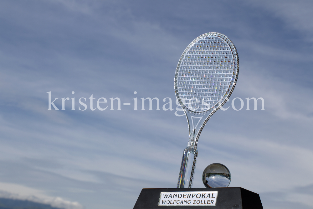 Kristall Tennisschläger von Swarovski by kristen-images.com