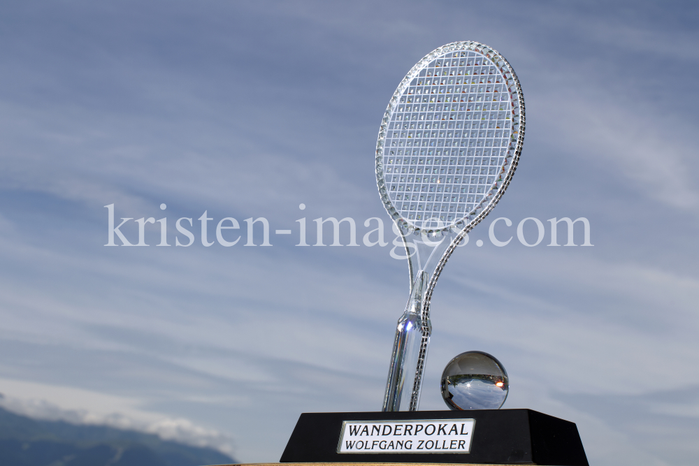 Kristall Tennisschläger von Swarovski by kristen-images.com