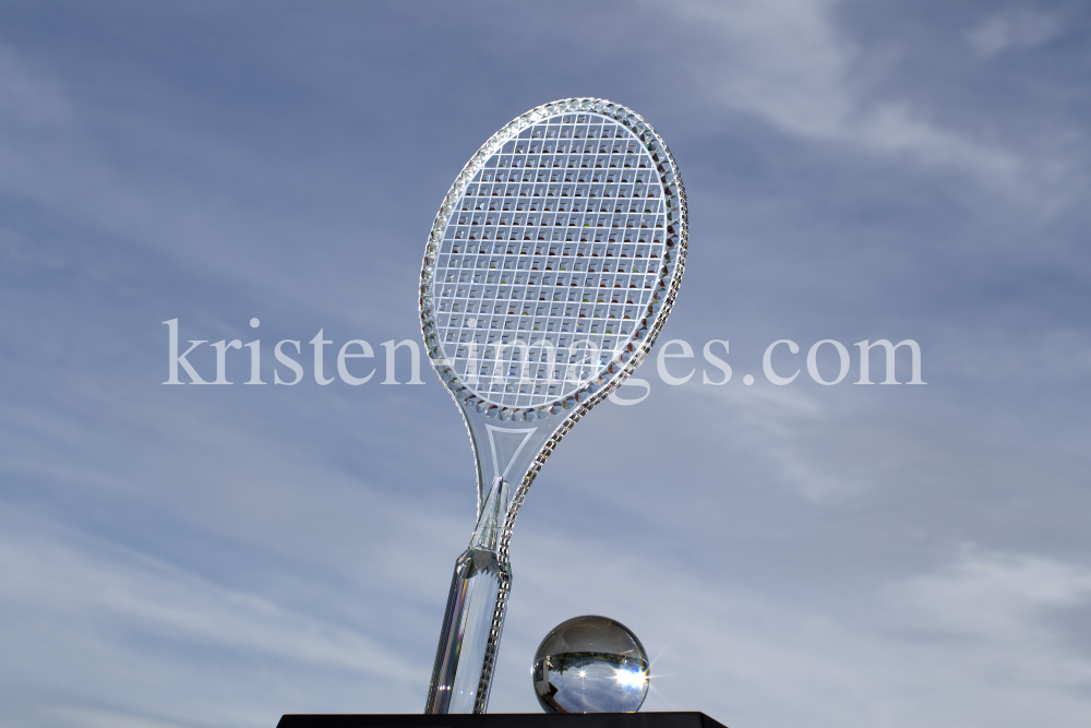 Kristall Tennisschläger von Swarovski by kristen-images.com