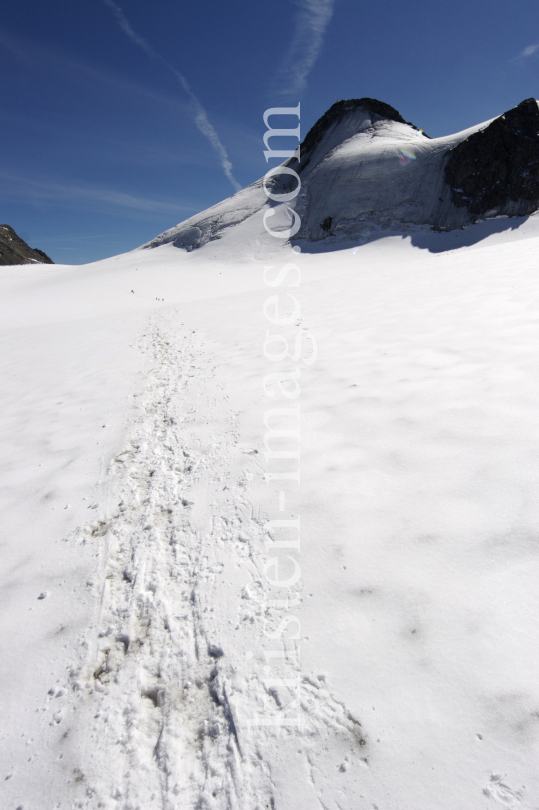 Zuckerhütl 3507m - Tirol by kristen-images.com