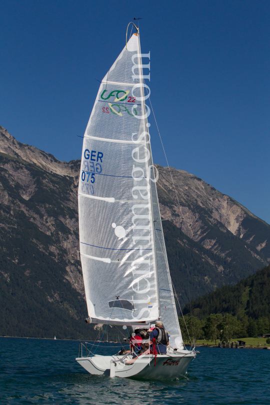 Segeln / UFO22 / Regatta / Achensee by kristen-images.com