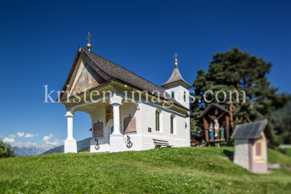 Mieders im Stubaital / Kalvarienbergkirche by kristen-images.com