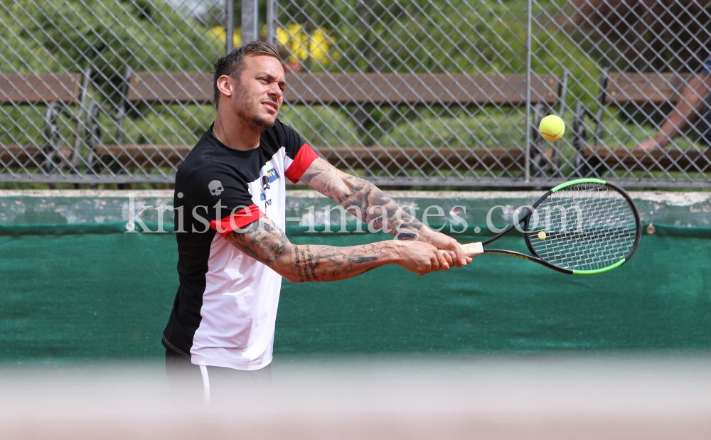 Beat Feuz - Andreas Haider-Maurer / Tennis / Training by kristen-images.com