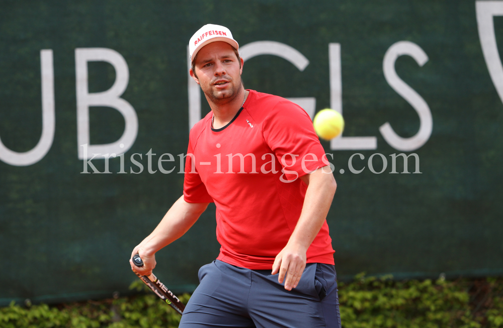 Beat Feuz - Andreas Haider-Maurer / Tennis / Training by kristen-images.com