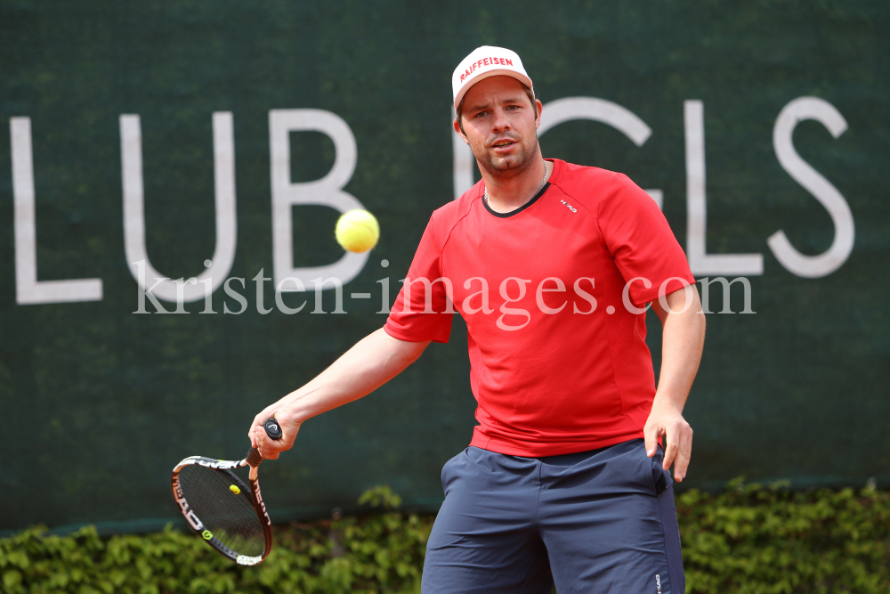 Beat Feuz - Andreas Haider-Maurer / Tennis / Training by kristen-images.com