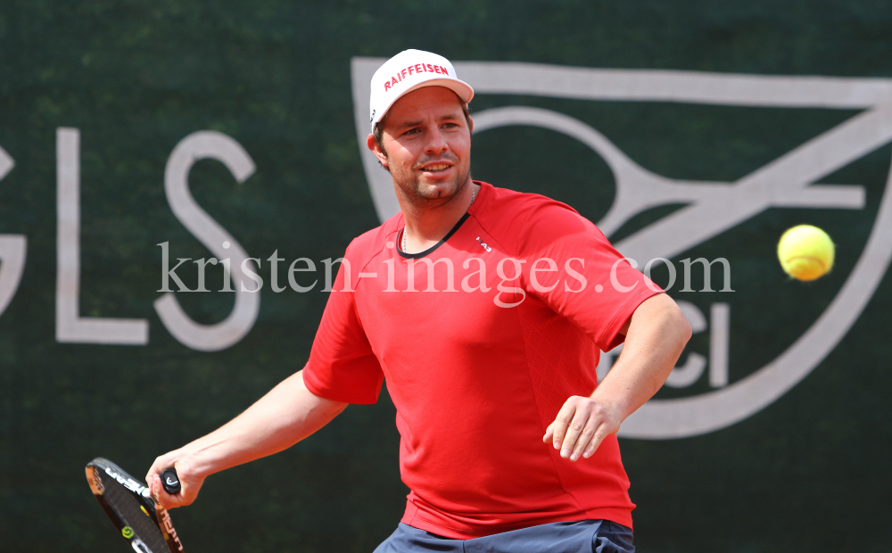 Beat Feuz - Andreas Haider-Maurer / Tennis / Training by kristen-images.com