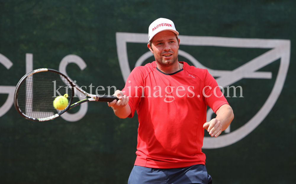 Beat Feuz - Andreas Haider-Maurer / Tennis / Training by kristen-images.com