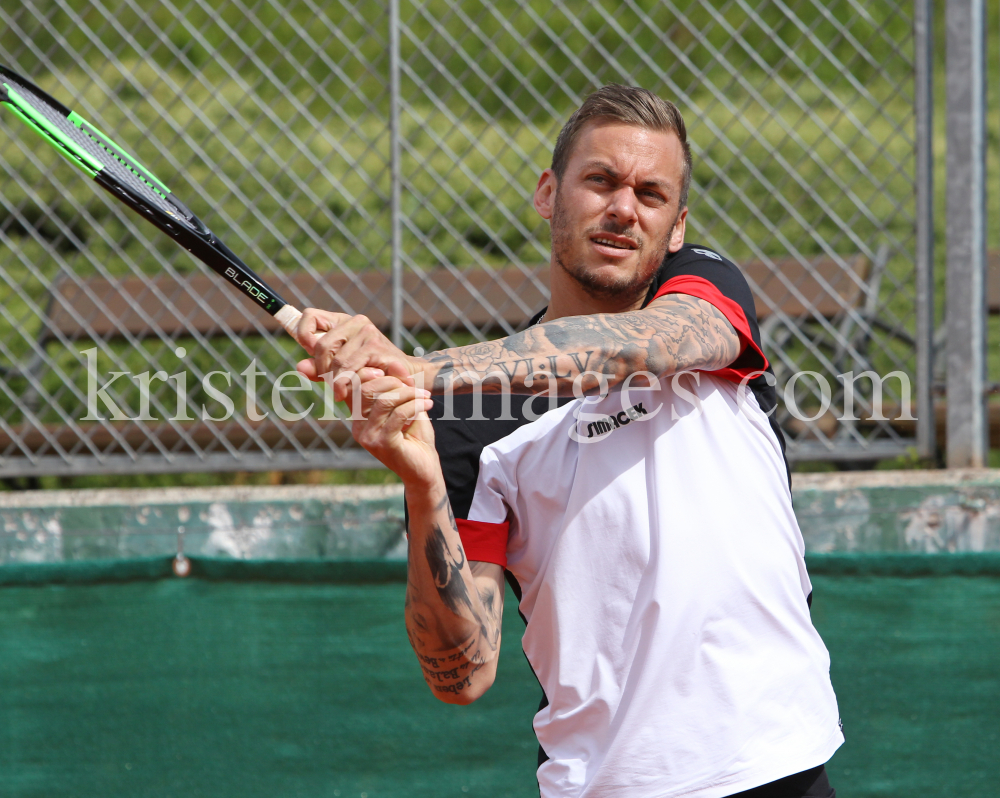 Beat Feuz - Andreas Haider-Maurer / Tennis / Training by kristen-images.com