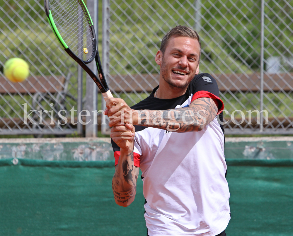 Beat Feuz - Andreas Haider-Maurer / Tennis / Training by kristen-images.com