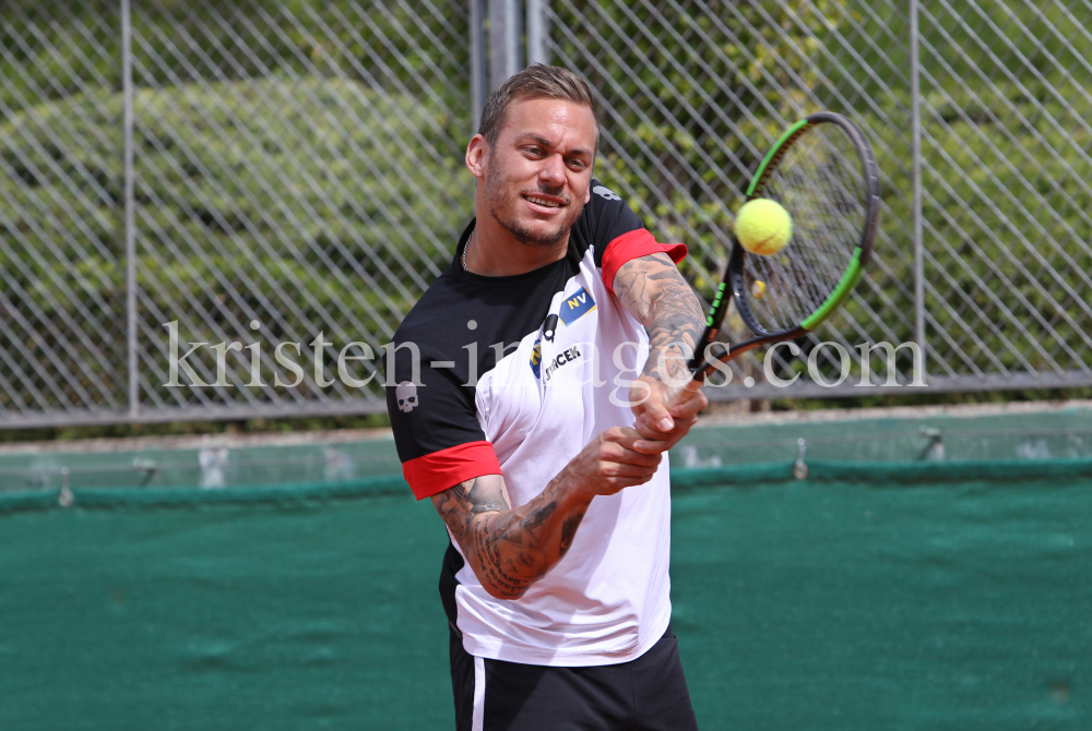 Beat Feuz - Andreas Haider-Maurer / Tennis / Training by kristen-images.com