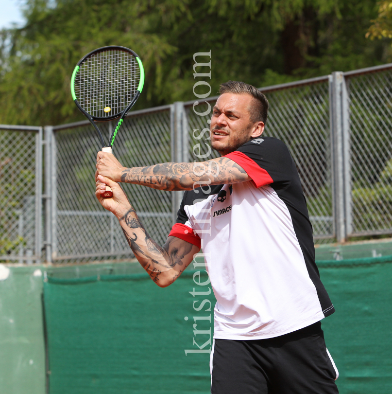 Beat Feuz - Andreas Haider-Maurer / Tennis / Training by kristen-images.com