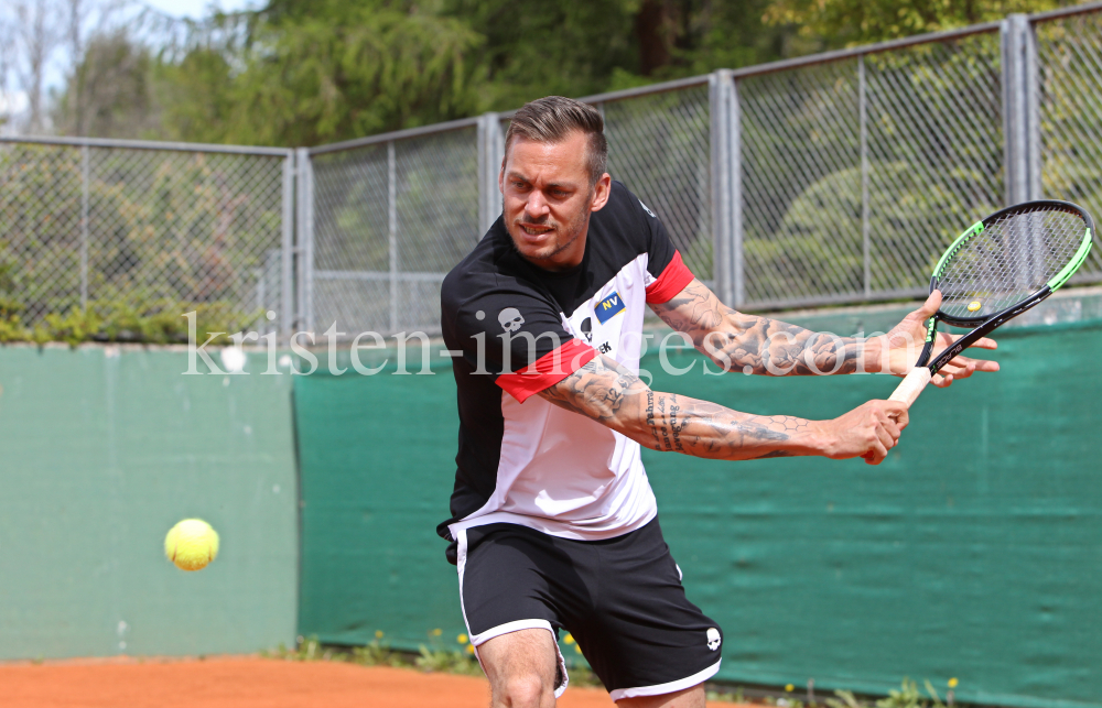 Beat Feuz - Andreas Haider-Maurer / Tennis / Training by kristen-images.com