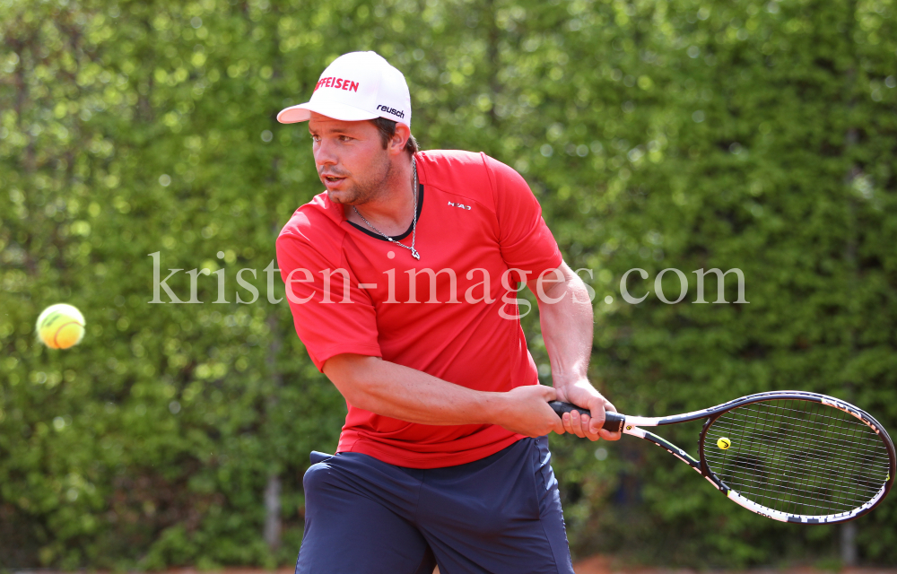 Beat Feuz - Andreas Haider-Maurer / Tennis / Training by kristen-images.com