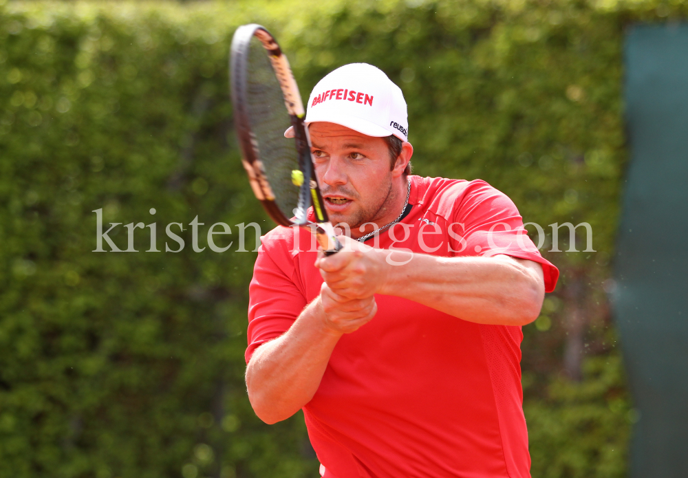 Beat Feuz - Andreas Haider-Maurer / Tennis / Training by kristen-images.com