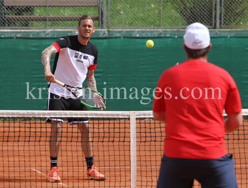 Beat Feuz - Andreas Haider-Maurer / Tennis / Training by kristen-images.com