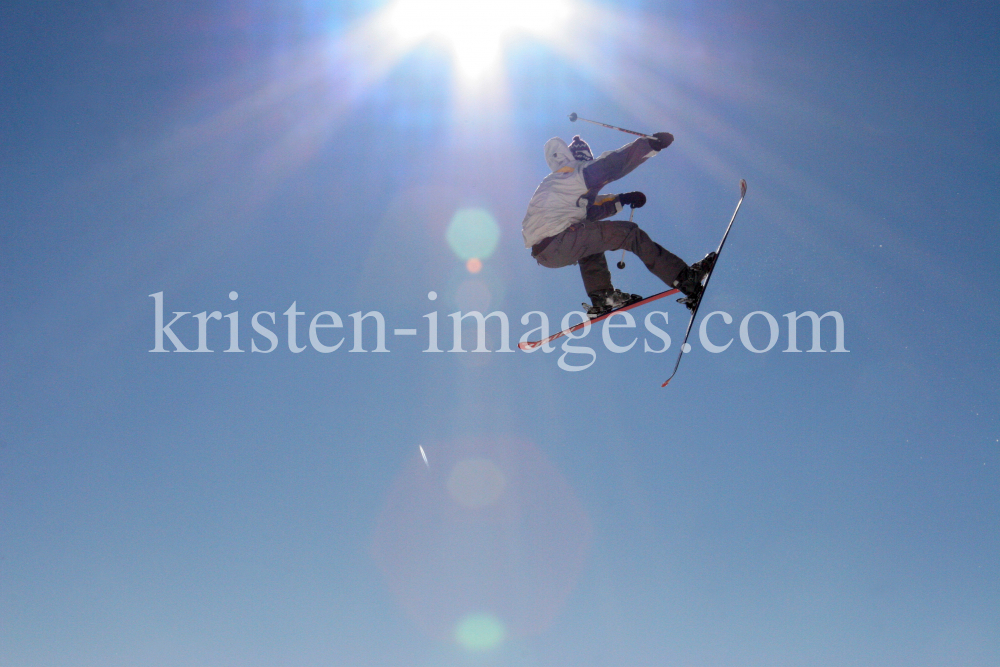 Ski Freestyle by kristen-images.com