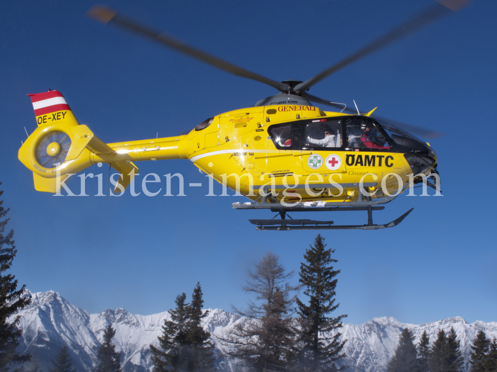 Rettungshubschrauber vom ÖAMTC by kristen-images.com