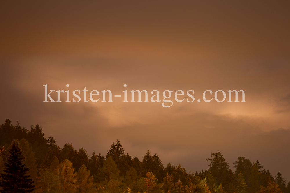 Mondfinsternis / Blutmond / Innsbruck by kristen-images.com