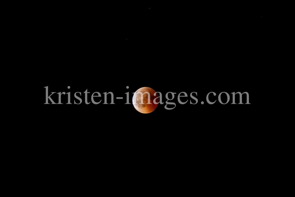 Mondfinsternis / Blutmond / Innsbruck by kristen-images.com