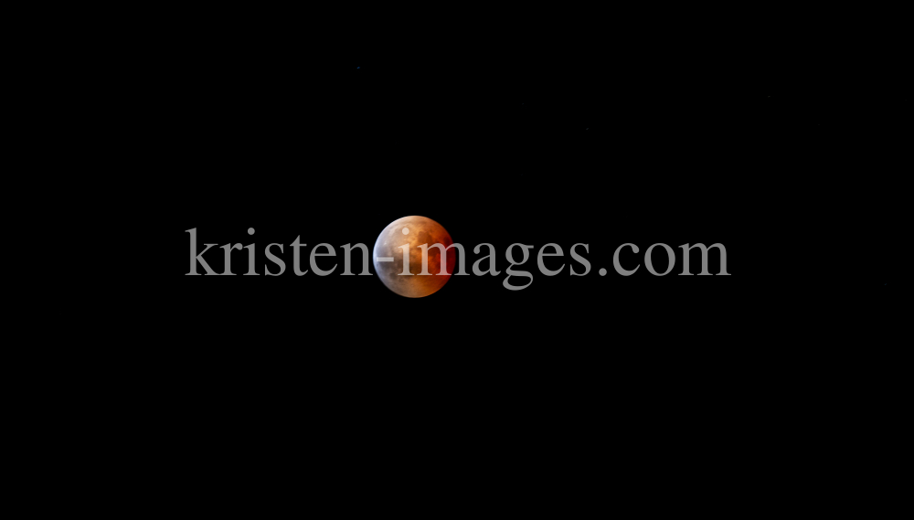 Mondfinsternis / Blutmond / Innsbruck by kristen-images.com