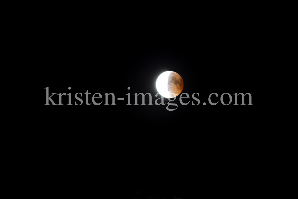 Mondfinsternis / Blutmond / Innsbruck by kristen-images.com