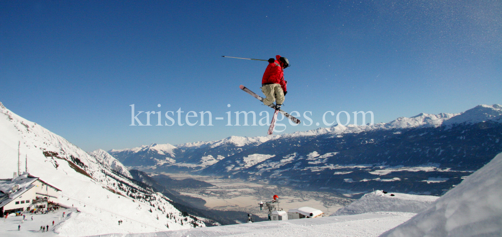 Ski Freestyle by kristen-images.com