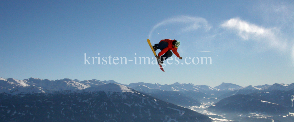 Snowboard Freestyle by kristen-images.com