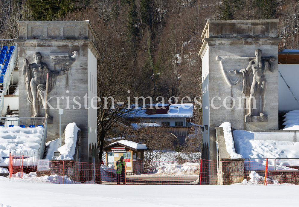 Skisprungschanze / Garmisch-Partenkirchen by kristen-images.com