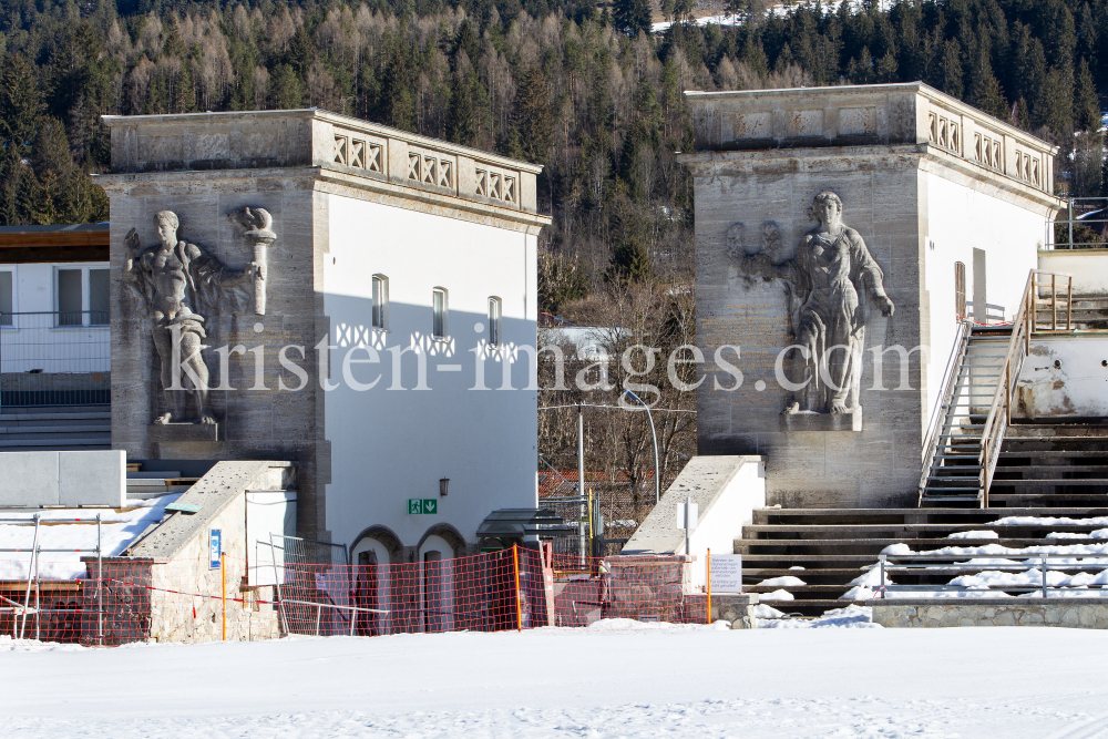 Skisprungschanze / Garmisch-Partenkirchen by kristen-images.com