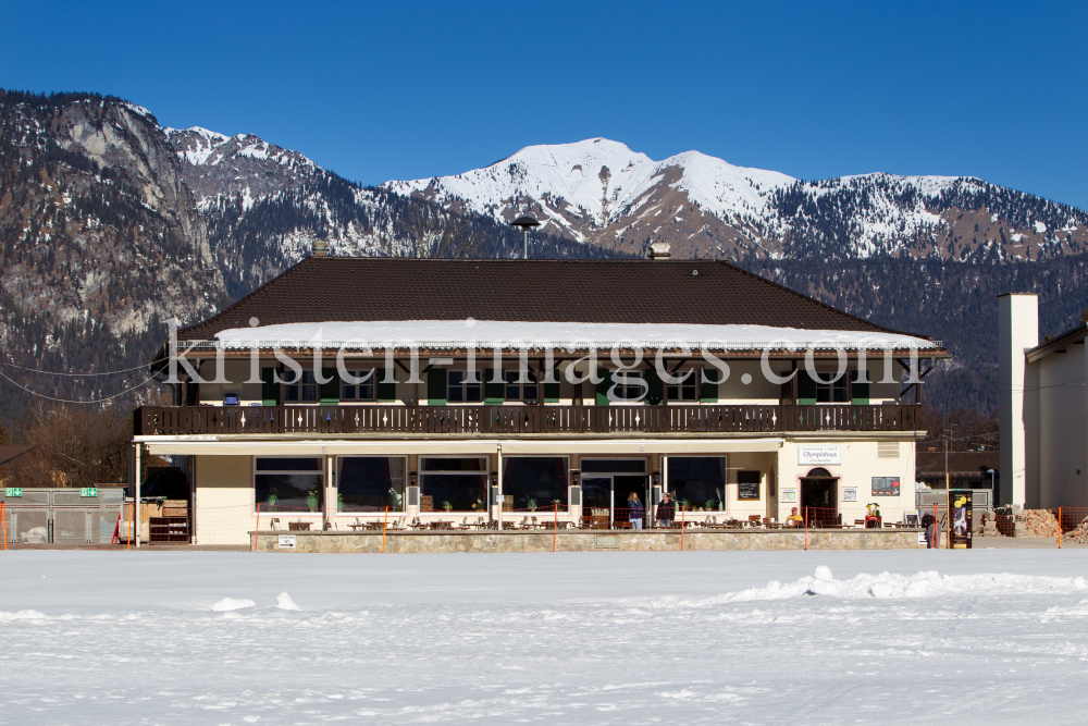 Skisprungschanze / Garmisch-Partenkirchen by kristen-images.com