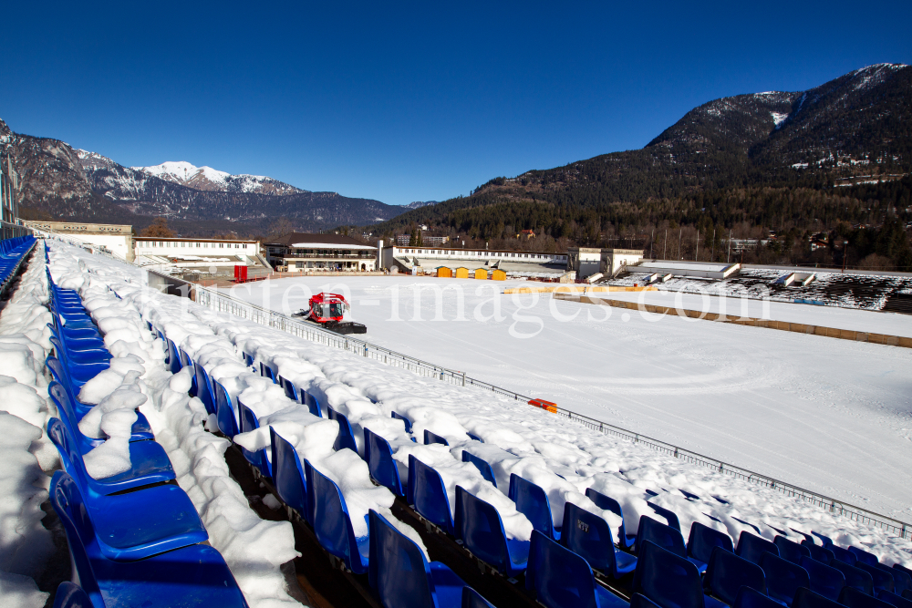 Skisprungschanze / Garmisch-Partenkirchen by kristen-images.com