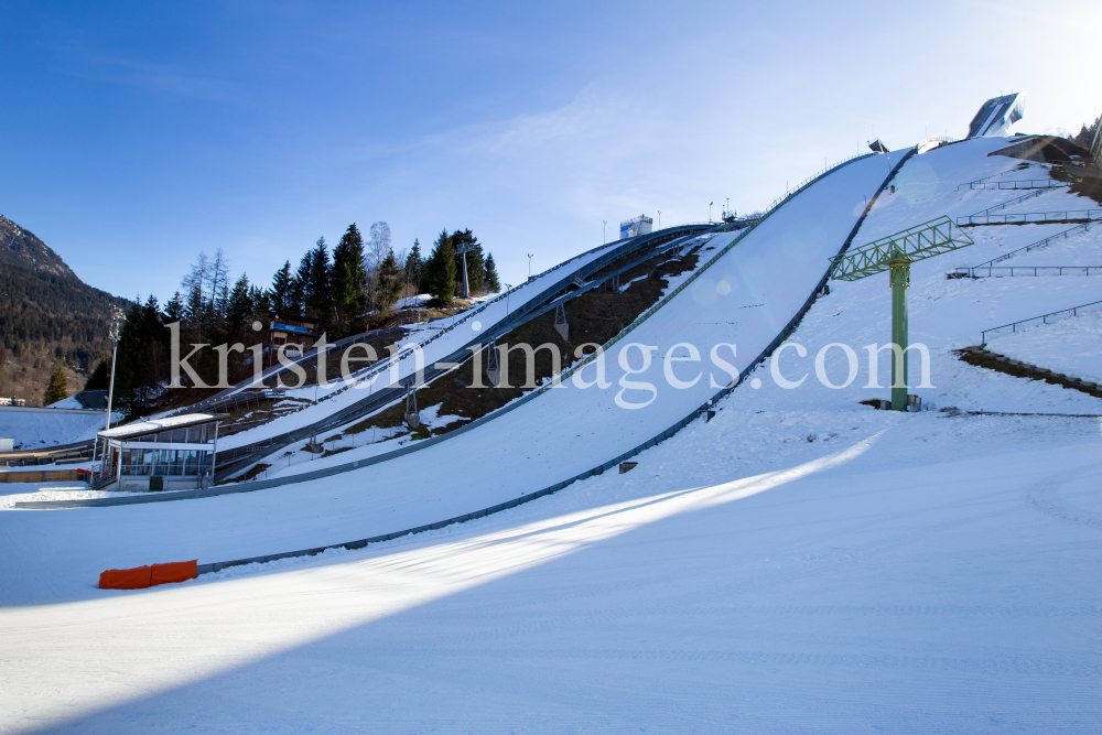 Skisprungschanze / Garmisch-Partenkirchen by kristen-images.com