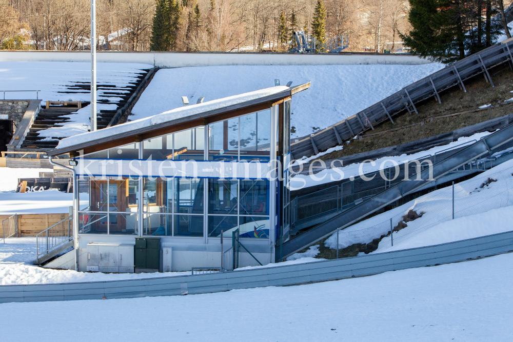 Skisprungschanze / Garmisch-Partenkirchen by kristen-images.com