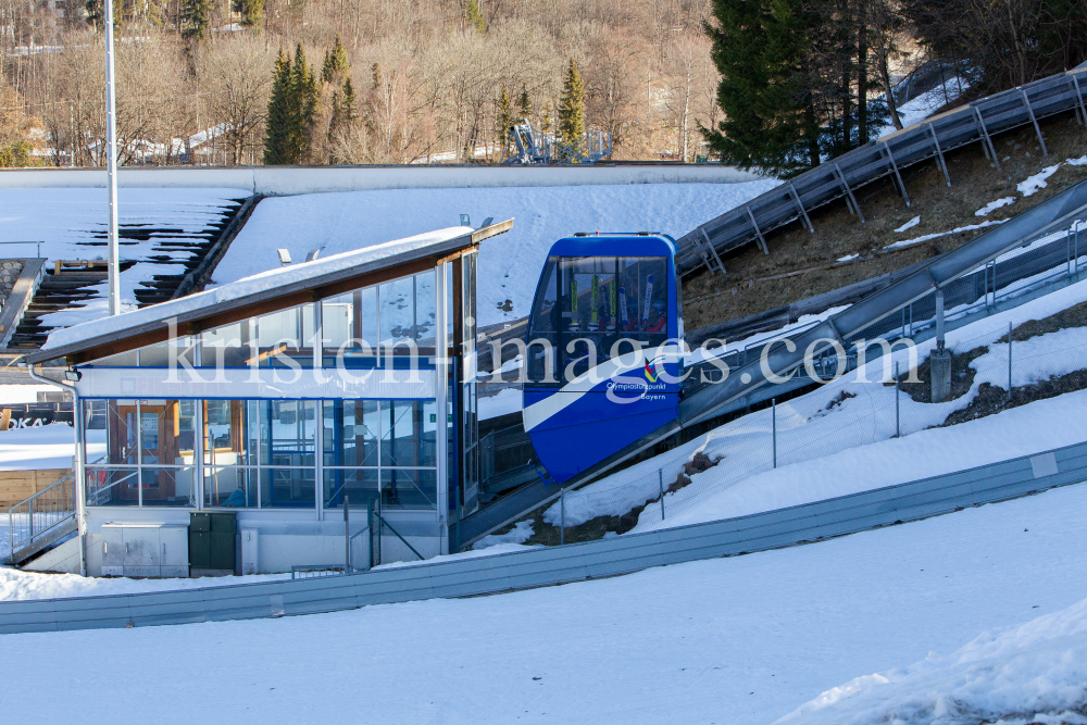 Skisprungschanze / Garmisch-Partenkirchen by kristen-images.com