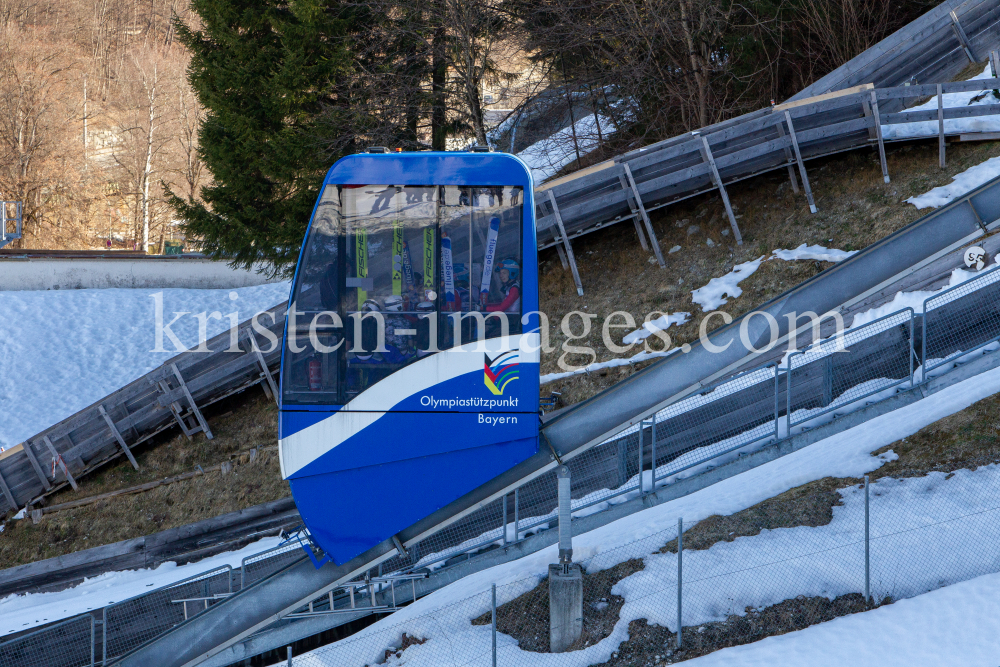 Skisprungschanze / Garmisch-Partenkirchen by kristen-images.com