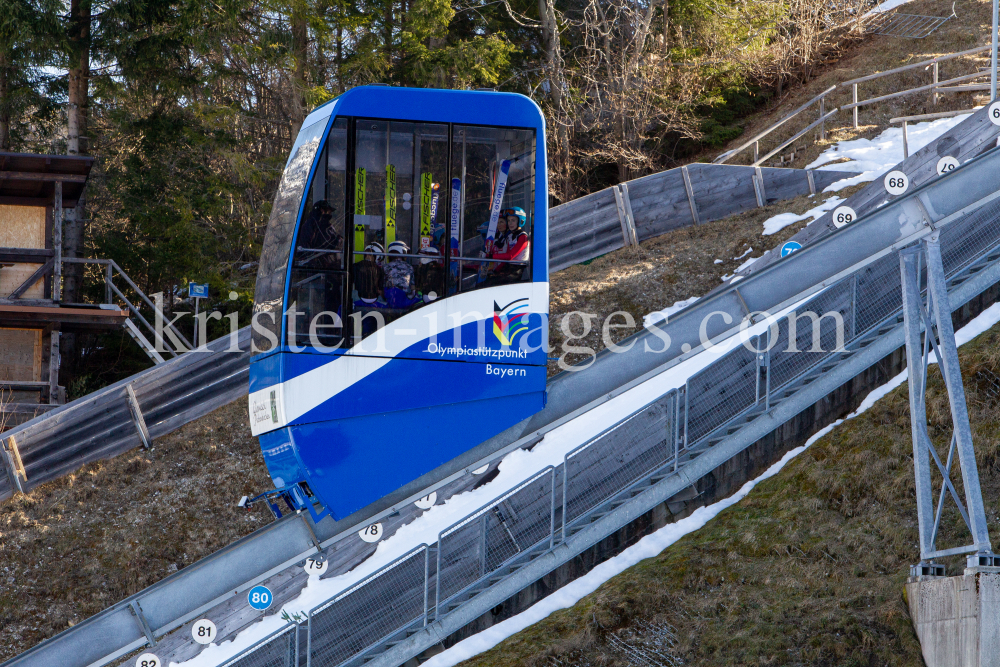 Skisprungschanze / Garmisch-Partenkirchen by kristen-images.com