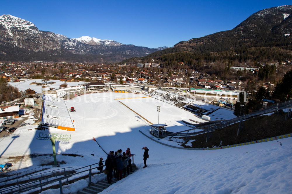 Skisprungschanze / Garmisch-Partenkirchen by kristen-images.com