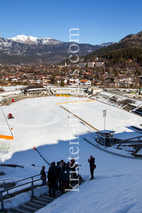 Skisprungschanze / Garmisch-Partenkirchen by kristen-images.com