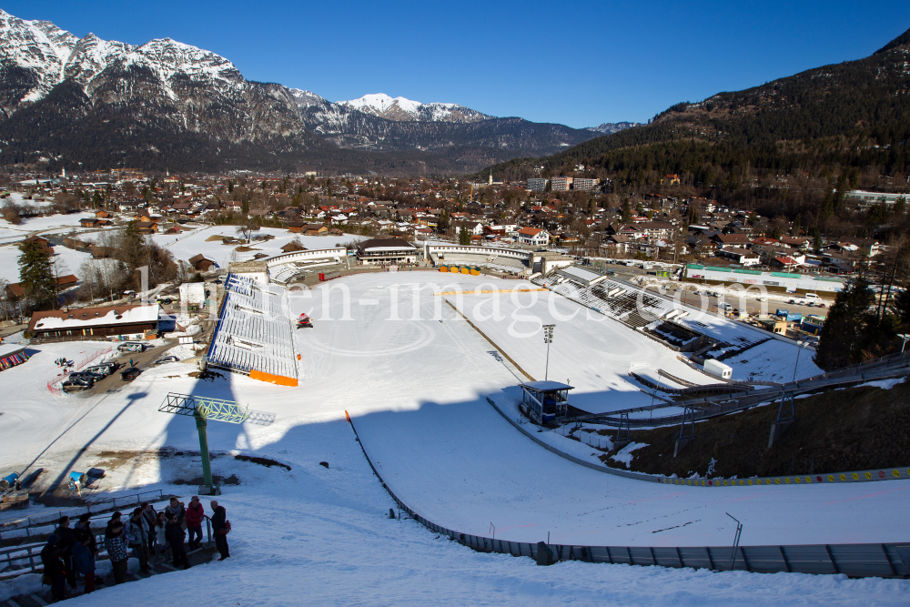 Skisprungschanze / Garmisch-Partenkirchen by kristen-images.com