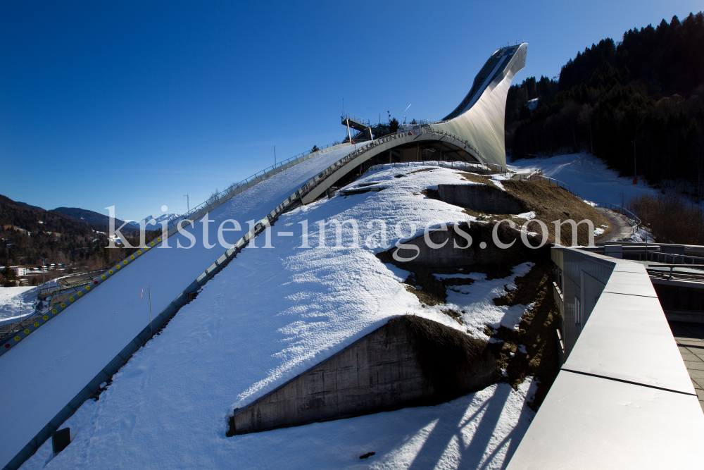 Skisprungschanze / Garmisch-Partenkirchen by kristen-images.com