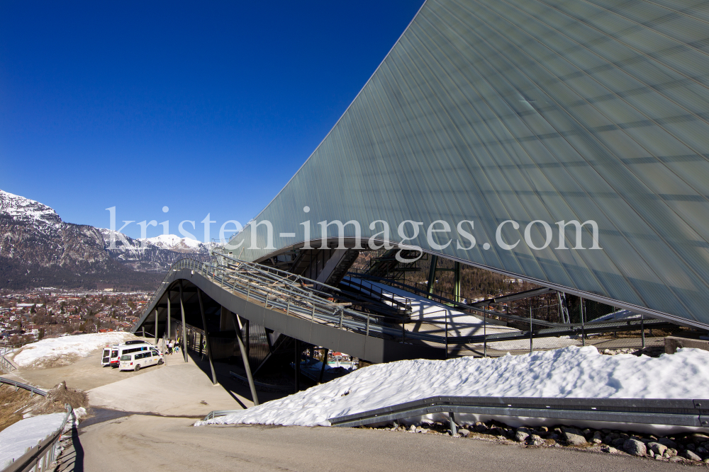 Skisprungschanze / Garmisch-Partenkirchen by kristen-images.com