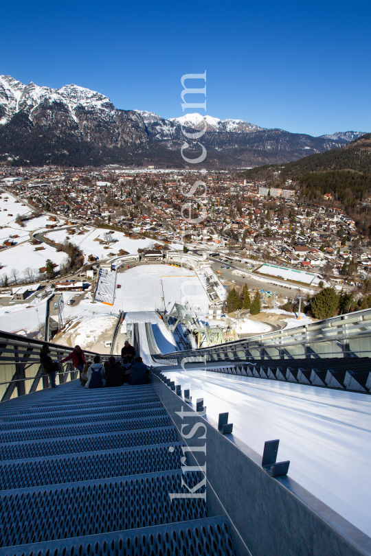 Skisprungschanze / Garmisch-Partenkirchen by kristen-images.com