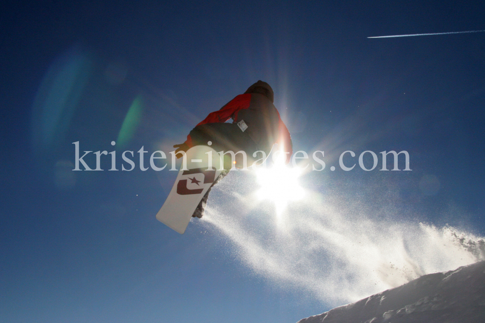 Snowboard Freestyle by kristen-images.com